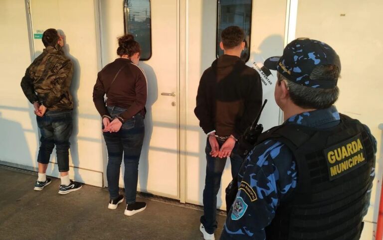 Trio é preso após fazer a ‘limpa’ em loja de shopping de Canoas