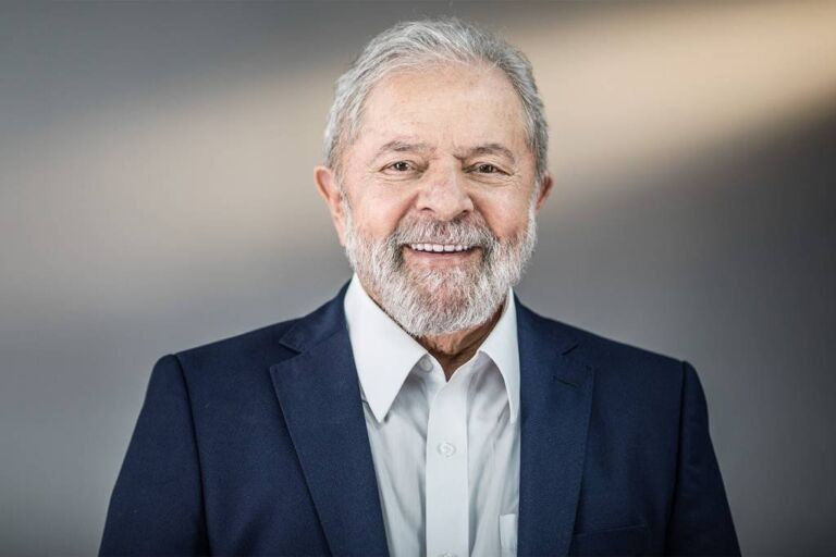 Lula é eleito presidente do Brasil