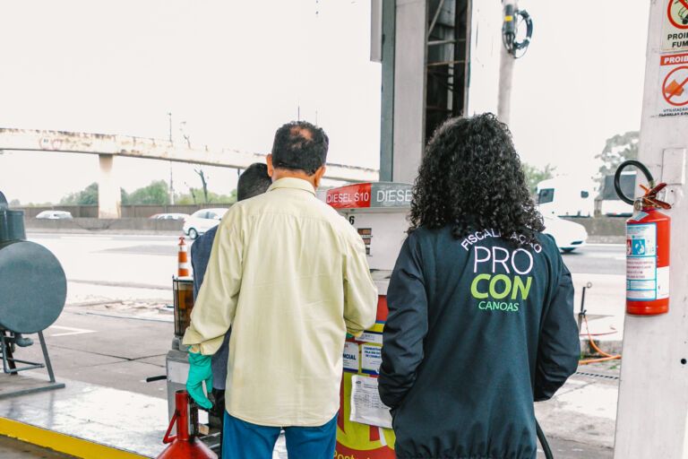 Procon faz fiscalização em postos de combustíveis em Canoas