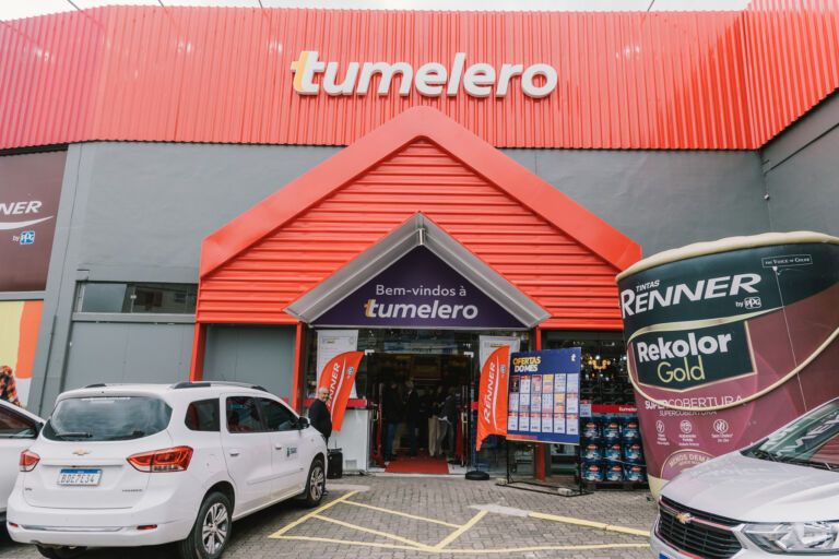 Rede de lojas do ramo da construção investe e reinaugura loja em Canoas