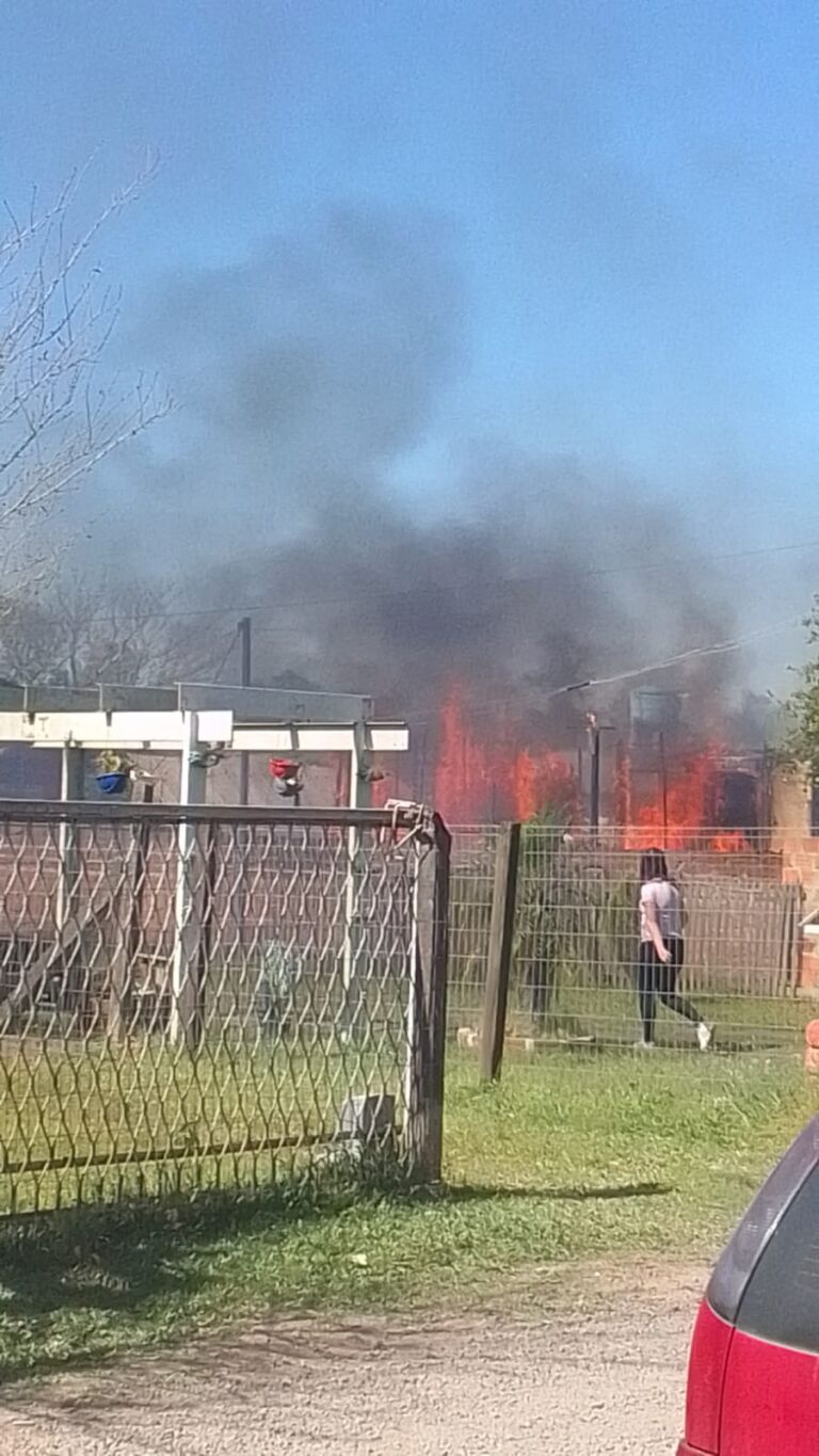 Incêndio destrói duas residências em Nova Santa Rita