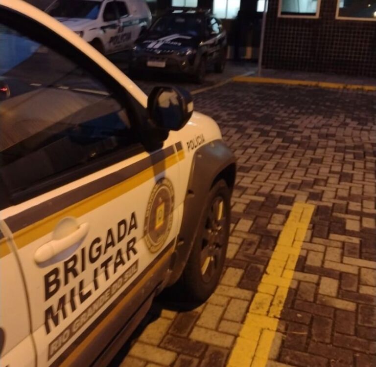 Criminosos invadem ginásio e matam homem com 10 tiros na cabeça