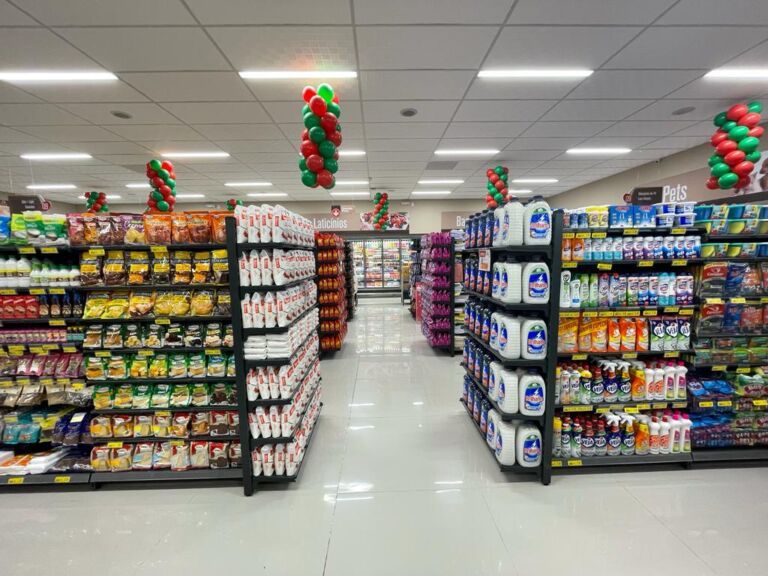 EM CANOAS | Rede de supermercados faz aniversário e prepara centenas de ofertas para clientes