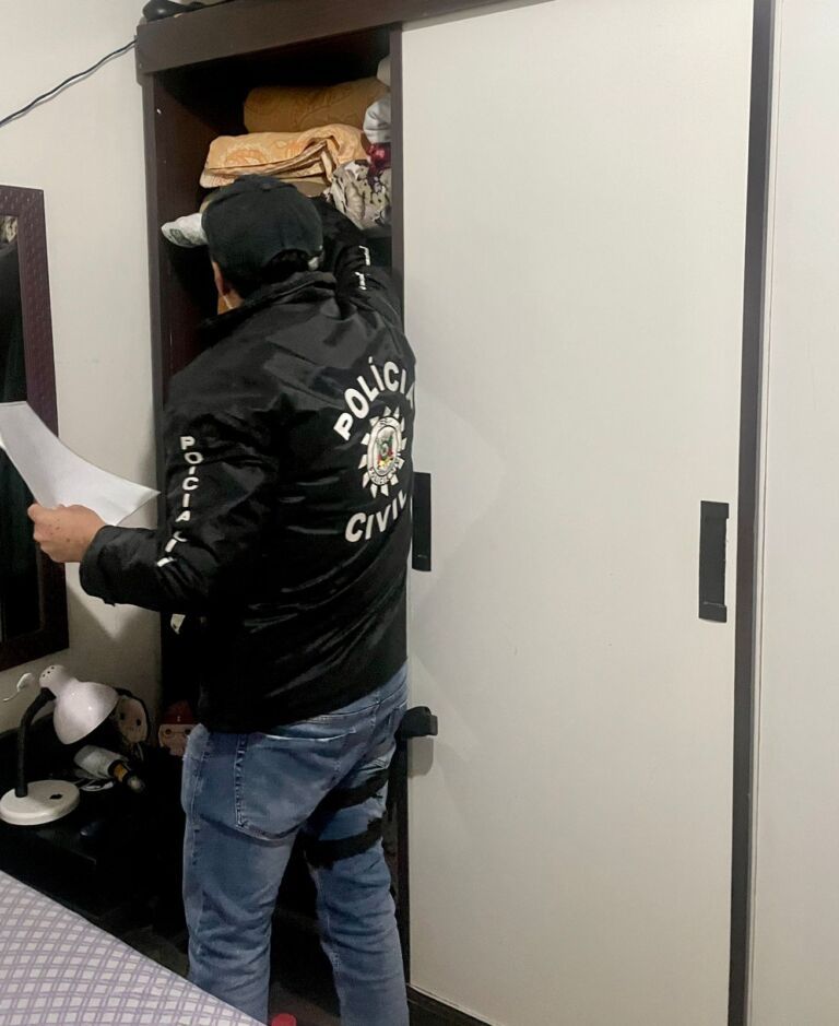 Professor é preso após estuprar alunas com deficiência