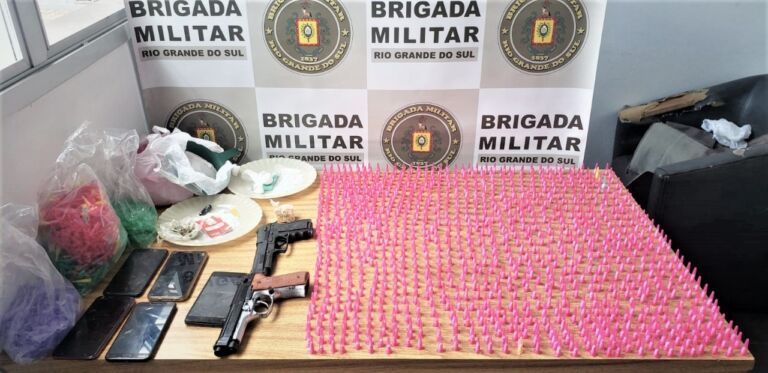 Quadrilha é presa com quase mil pinos de cocaína e porções de diversas drogas em Canoas