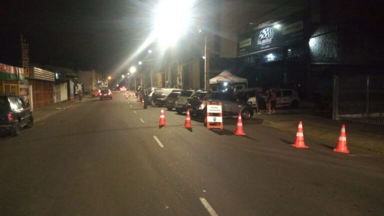 Seis motoristas são flagrados bêbados durante blitz em Canoas