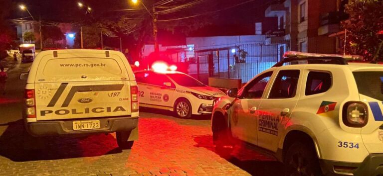 Homem é morto com mais de 10 tiros enquanto voltava do mercado