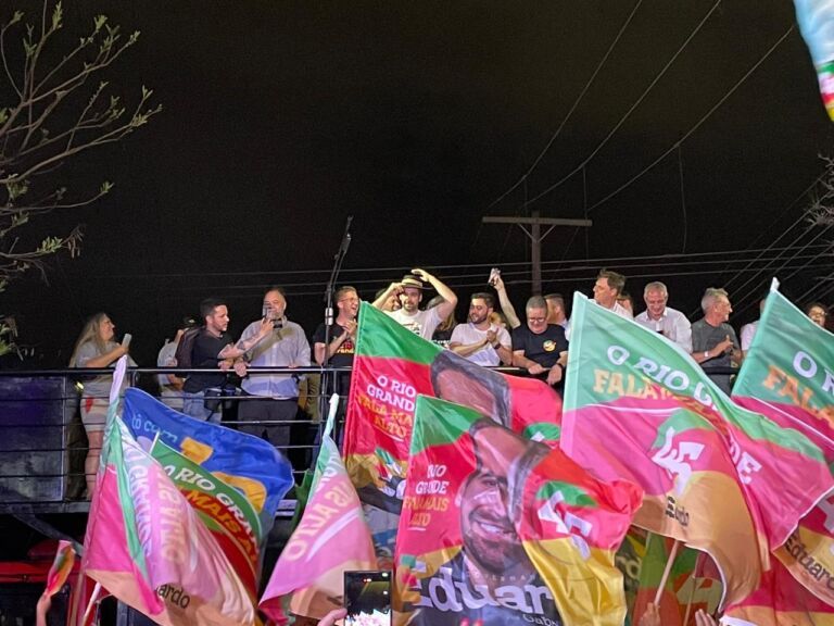 Eduardo Leite fala sobre eleição de Lula na primeira coletiva de imprensa após reeleição.