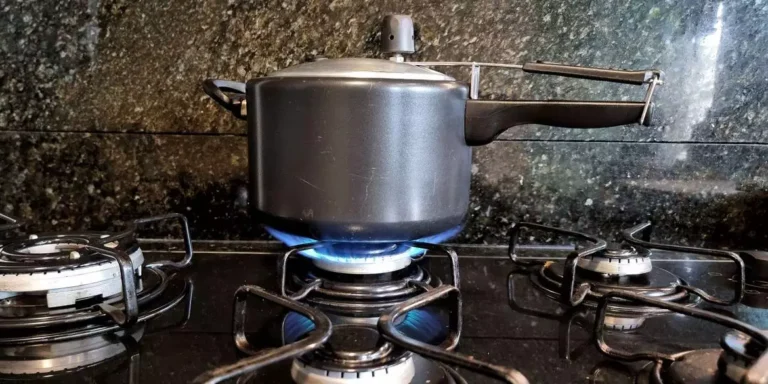 Grávida morre após panela de pressão explodir