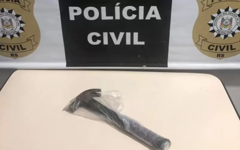 POR CIÚMES | Homem mata esposa a marteladas e enterra corpo no pátio