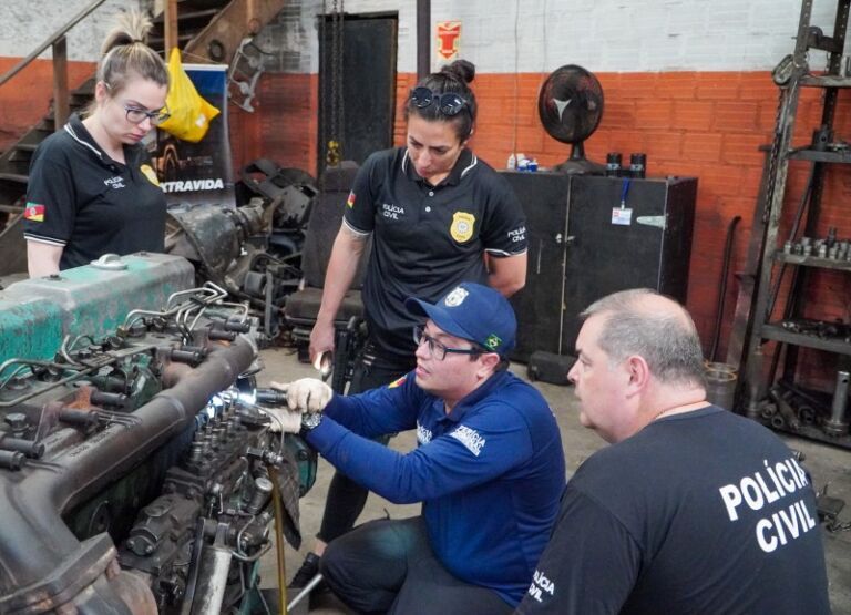 Dono de desmanche de carros na Mathias, em Canoas, é preso por vender peças roubadas