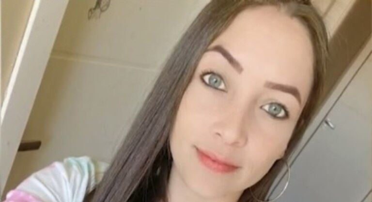 Homem mata ex-mulher a tiros