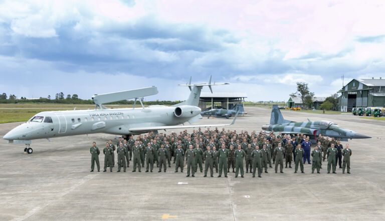 Base Aérea de Canoas faz treinamento de guerra com mais de 800 militares