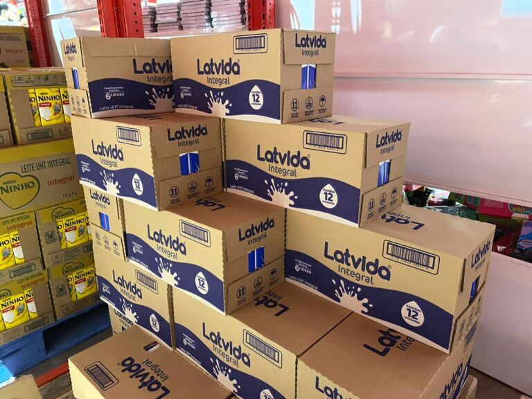 Tem supermercado vendendo leite por menos de R$ 3 e fazendo ‘arrastão’ de ofertas em carnes, frangos e congelados em Canoas