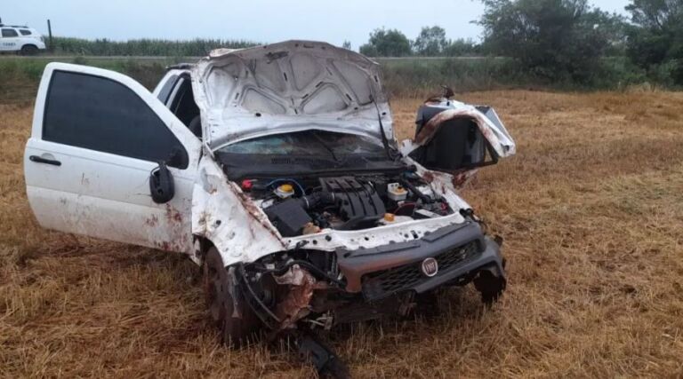 Motorista morre após perder controle e carro; Veículo capotou diversas vezes