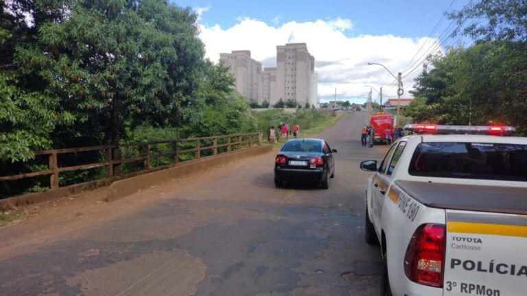 Homem é encontrado morto em baixo de ponte