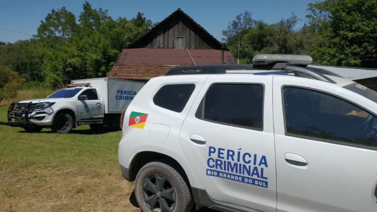 Homem mata esposa a facadas e se suicida