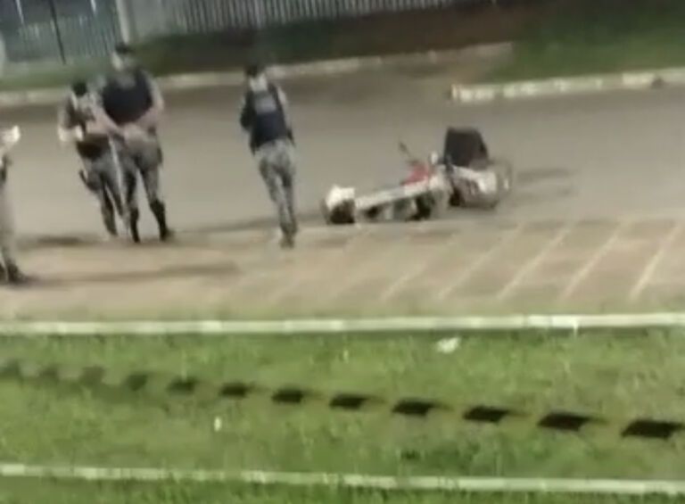 Motoboy é morto com diversos tiros em praça de Canoas