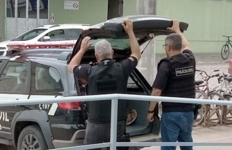 Homem é preso após tentar esfaquear mulher para roubar seu celular