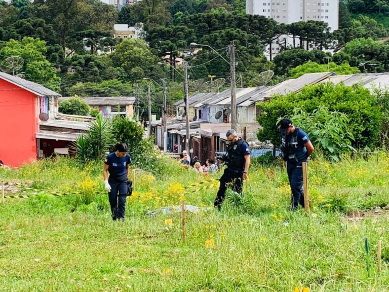 Adolescente de 15 anos é morto a facadas no meio da rua; Polícia divulga nome