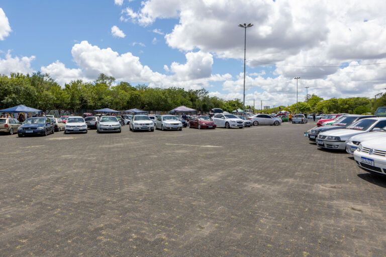 Depois de dois anos, Baixos Canoas voltam a se reunir e arrecadam mais de 6 toneladas de alimentos