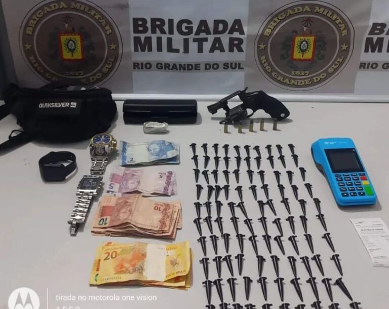 Adolescente que vendia drogas é pego pela Brigada Militar
