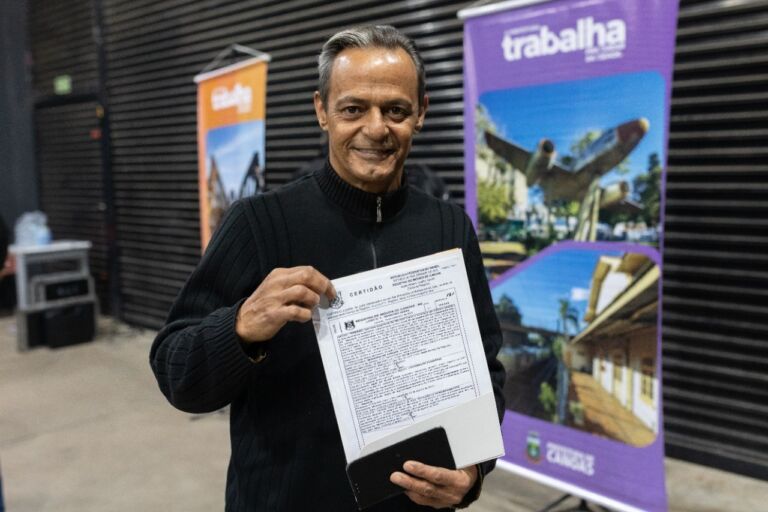 Mais de 30 famílias do Recanto do Bororó, em Canoas, ganham a propriedade de suas casas