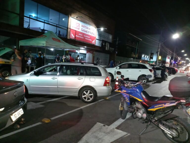 FLAGRA EM CANOAS | Mais de 15 motoristas são flagrados bêbados em blitz; mais de 40 carros foram multados