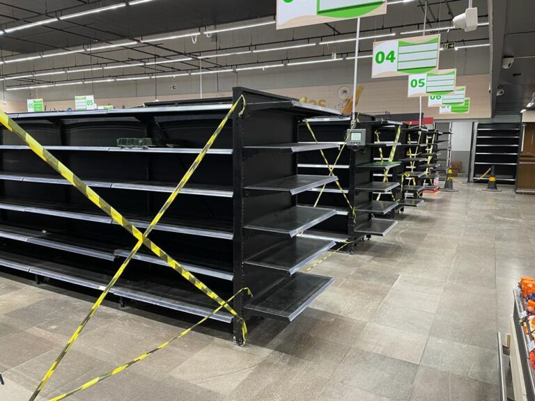 Nacional fecha loja e faz liquidação de diversos produtos