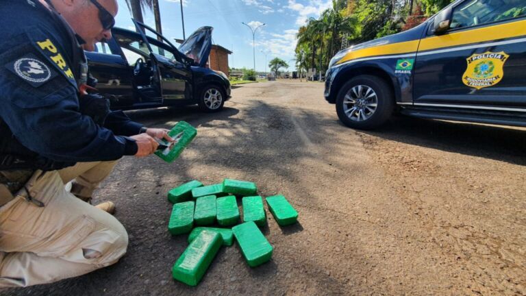 Gestante de 6 meses é presa levando 12 kg de maconha
