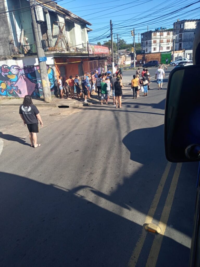 Jovem é morto com diversos tiros indo para o trabalho