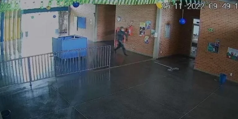 Pai de atirador em escola diz que filho fez “algo terrível”