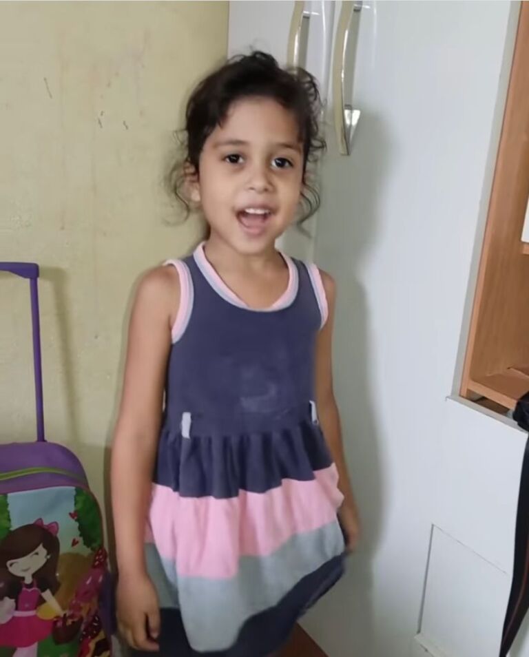Criança de 6 anos é morta a tiros durante assalto
