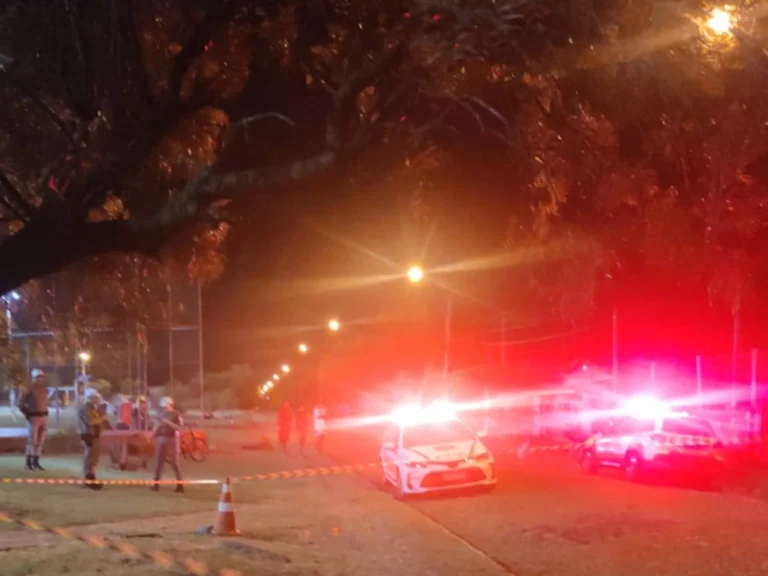 Quadrilha invade casa e acorda jovem para matar ele com diversos tiros