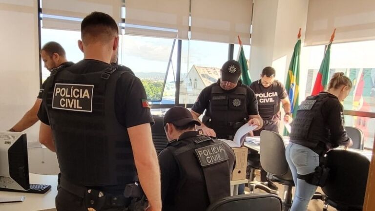 Vereador é alvo de operação da Polícia Civil após mandar CC’s darem metade do salário para ele