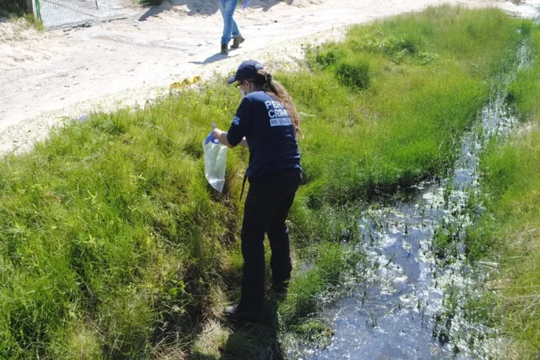 Homem é encontrado morto em valão