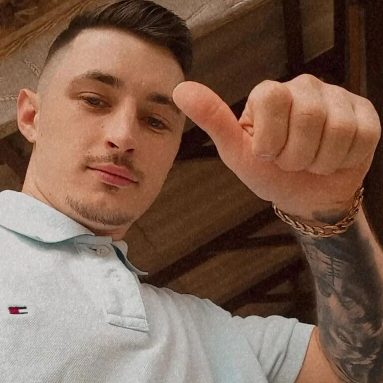 Tragédia na estrada | Jovem morre após colisão entre moto e caminhonete