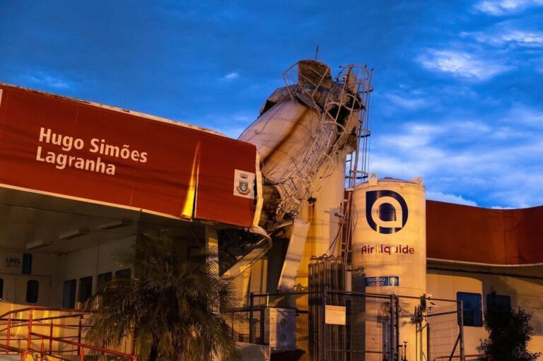 Não há mais riscos de explosão em UPA de Canoas após raio destruir caixa d’água 