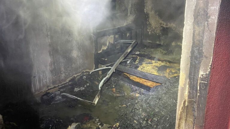 BRIGOU COM NAMORADO | Criança de 4 anos morre carbonizada após mãe deixar ela sozinha em casa