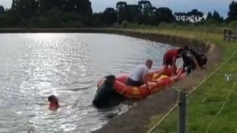Jovem de 19 anos morre afogado na frente dos amigos