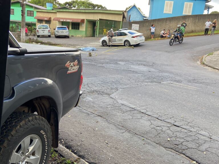 Idosa morre após ser atropelada na frente de bar