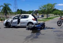 Motociclista é internado após grave acidente com carro em Canoas