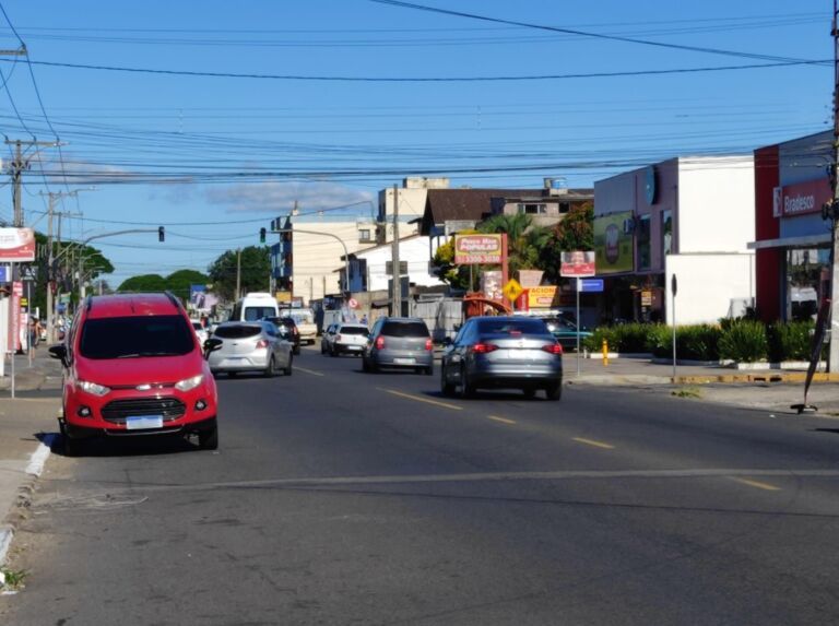 Homem é baleado quando caminhava por avenida em Canoas