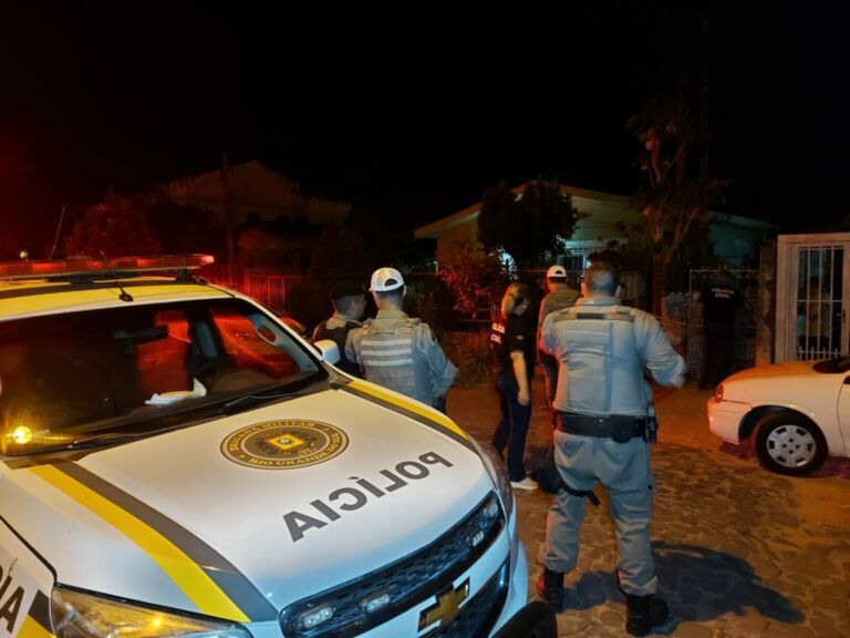 Criminosos invadem casa e matam homem a tiros