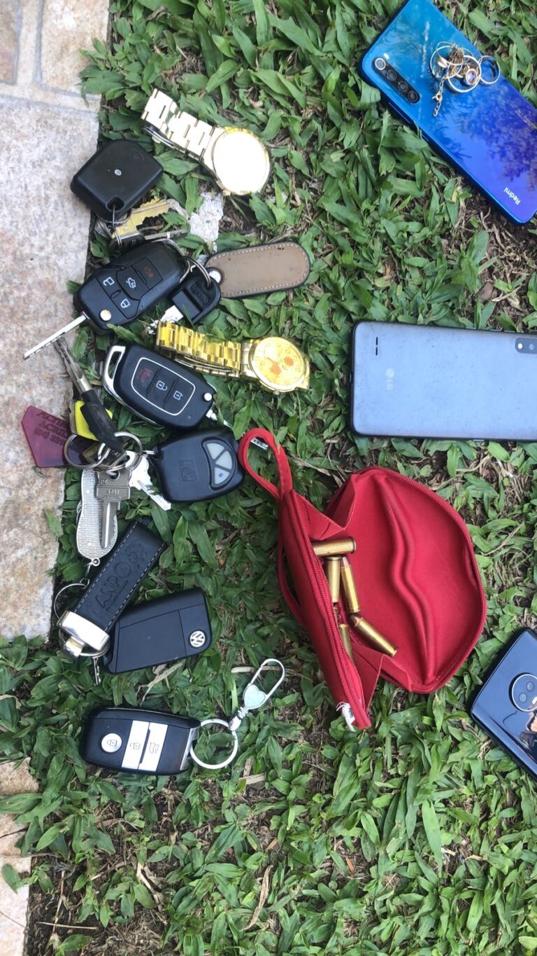 Quadrilha é presa após fazer família refém para assaltar residência