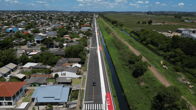 Esperada há décadas, Rua Curitiba em Canoas é entregue com asfalto novo, praça, ciclovia e academia