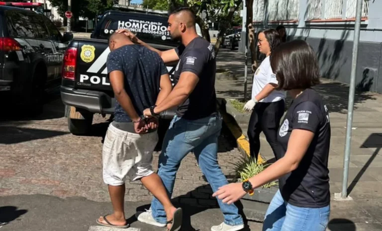 Pai é preso após matar quatro filhos de 3 a 11 anos para se vingar da ex-mulher