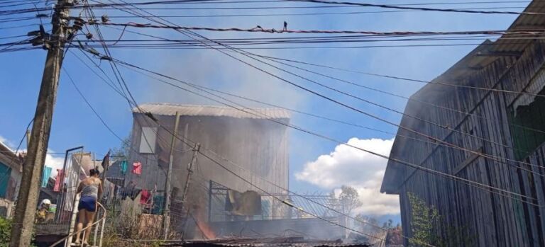 Incêndio destrói casa