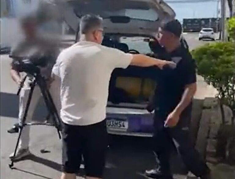 NOVA SANTA RITA | Vereador Eliel agride repórter da RDC: mas o que é isso, Eliel?