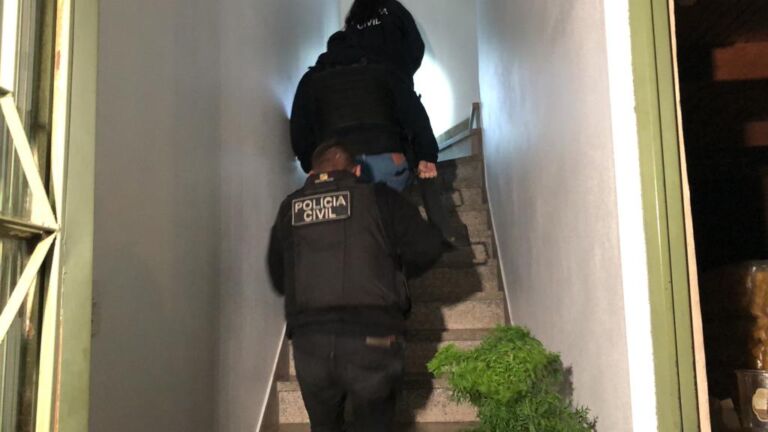 APÓS SER AGREDIDA | Mulher tenta matar marido a facadas